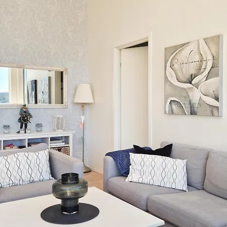 Beautiful In With Kitchen Holiday home