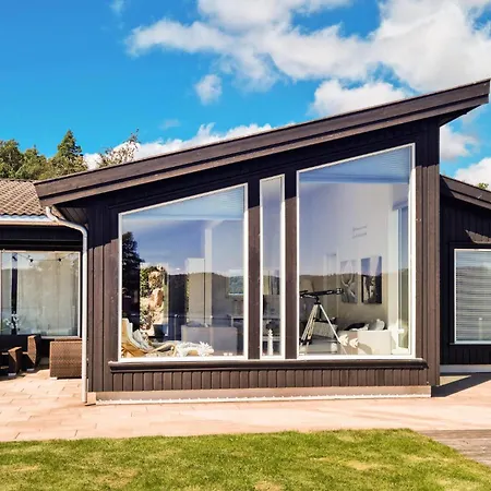 Beautiful In With Kitchen Lyngdal